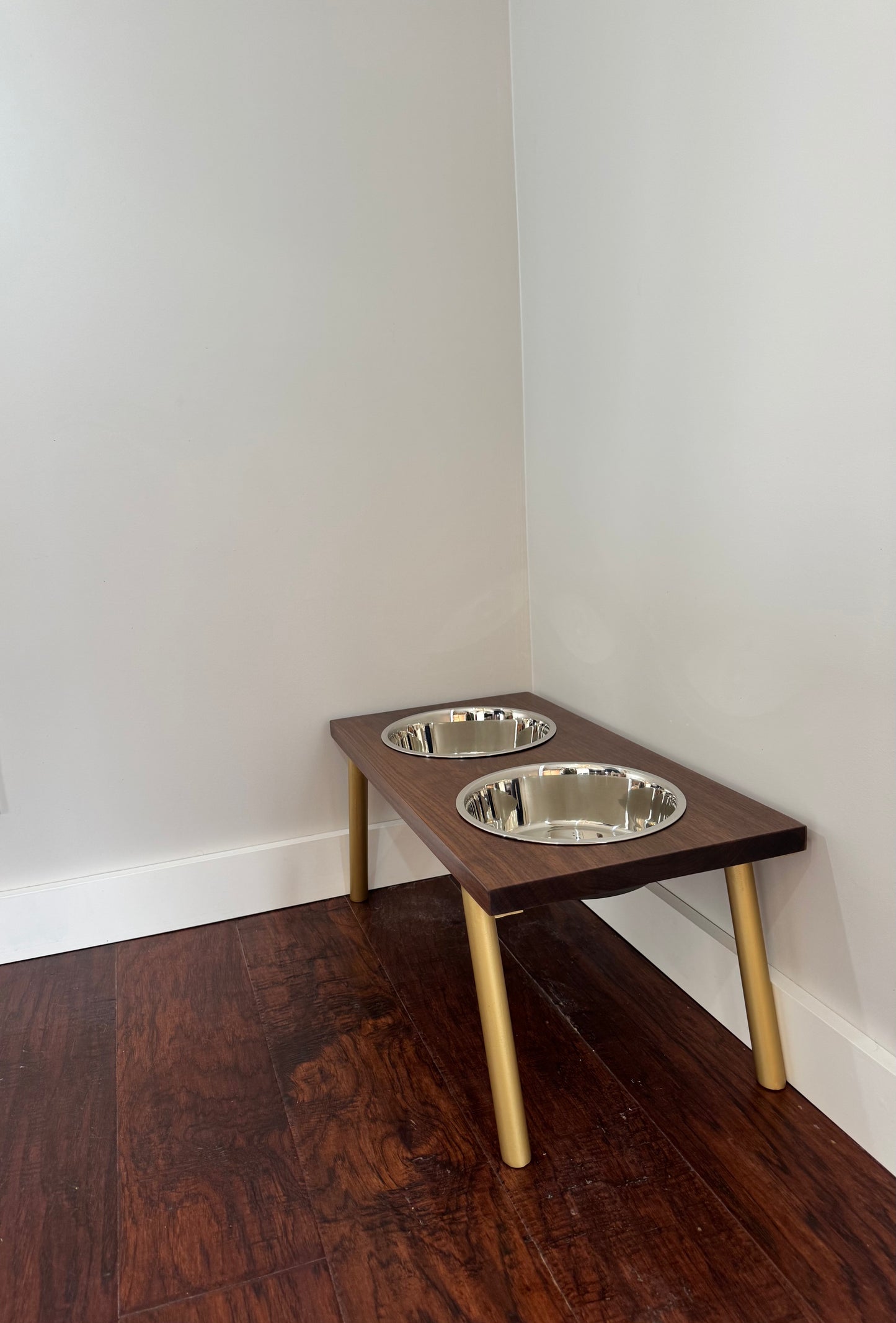 Large, Walnut, 2-Bowl, 10", Gold slanted legs