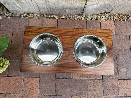 Medium, Walnut, 2-Bowl, 6", Black slanted legs