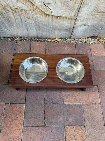 Small, Walnut, 2-Bowl, 4", Black slanted legs