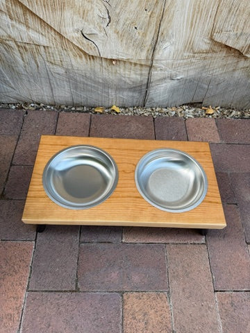 Cat, Cherry, 2-Bowl, 4", Black slanted legs