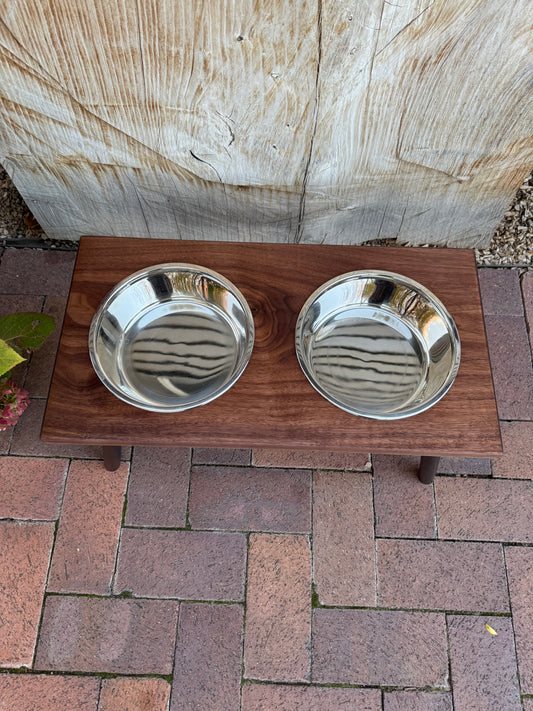 Large, Walnut, 2-Bowl, 10", Black slanted legs