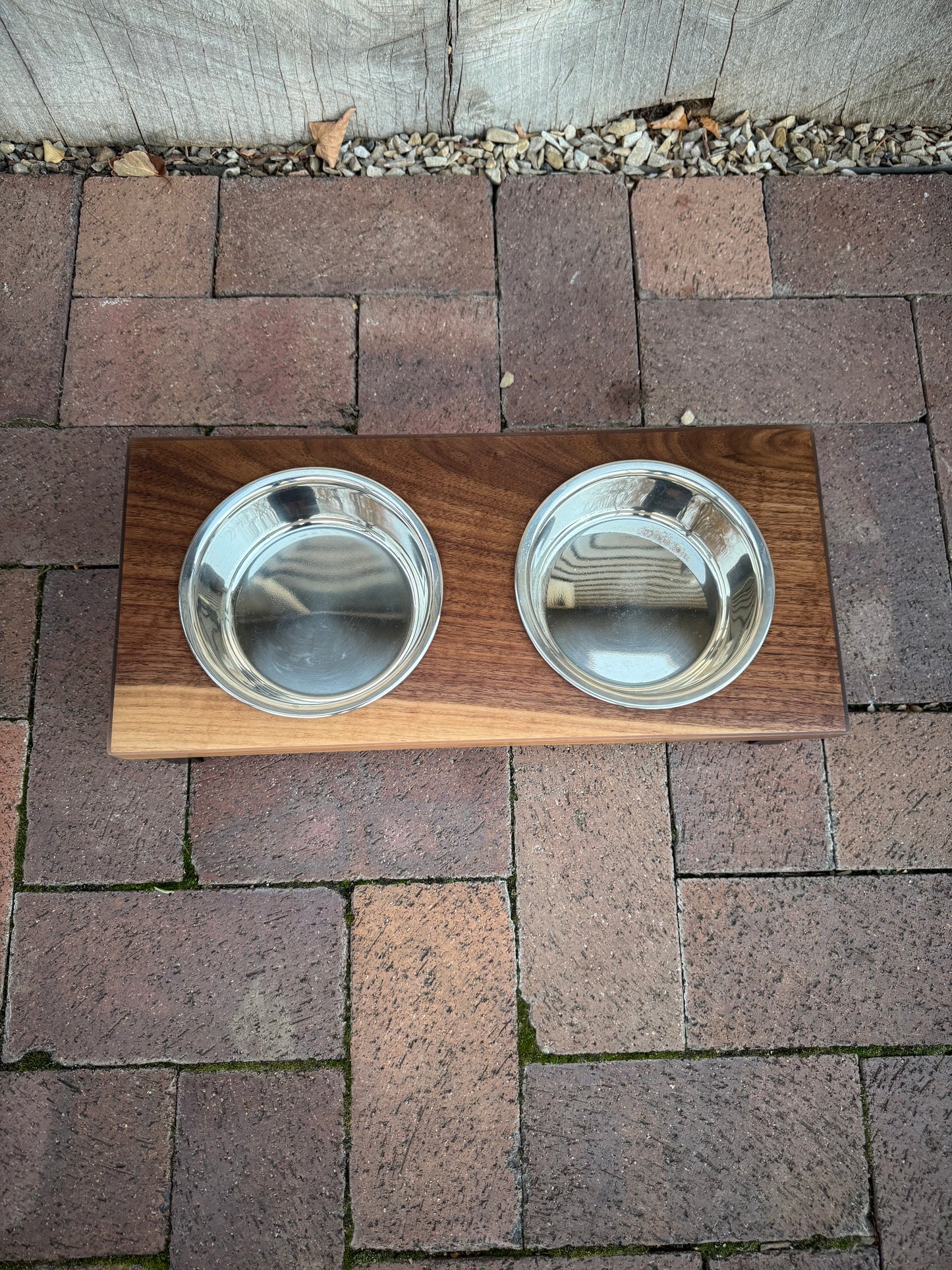 Small, Walnut, 2-Bowl, 4", Black straight legs