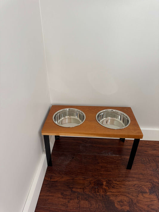 Medium, Cherry, 2-Bowl, 10", Black straight legs