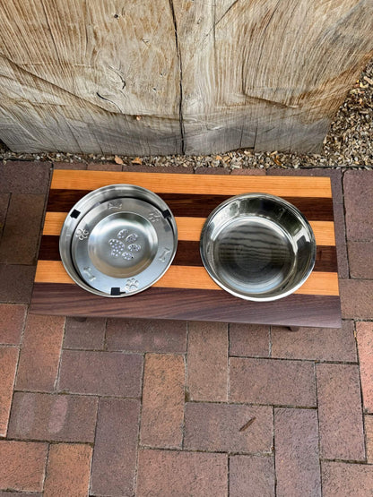 Large, Stripe, 2-Bowl, No-Drip, 10", Black slanted legs