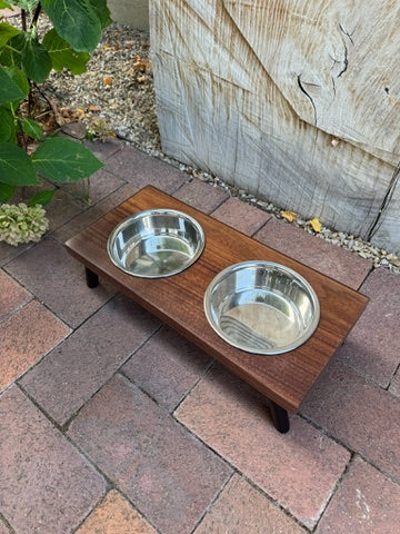 Small, Walnut, 2-Bowl, 4", Black slanted legs