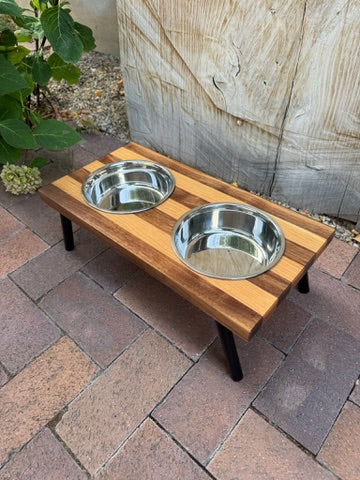 Medium, Stripe, 2-Bowl, 6", Black slanted legs