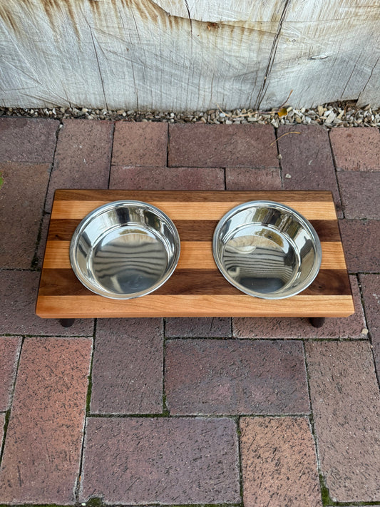 Small, Striped, 2-Bowl, 4", Black slanted legs