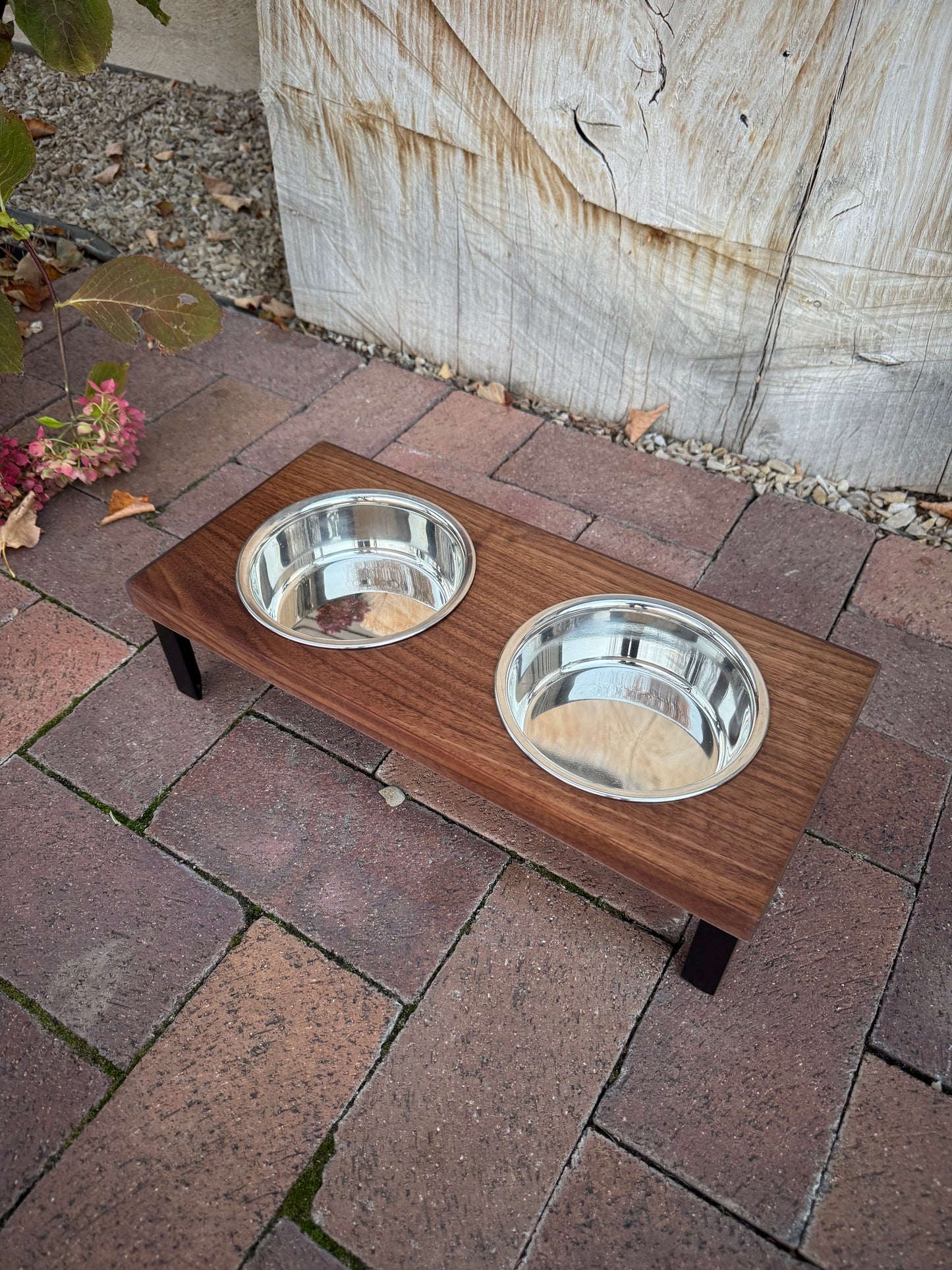 Small, Walnut, 2-Bowl, 4", Black straight legs