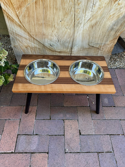 Large, Stripe, 2-Bowl, 12", Black Powder Coated Slanted Legs