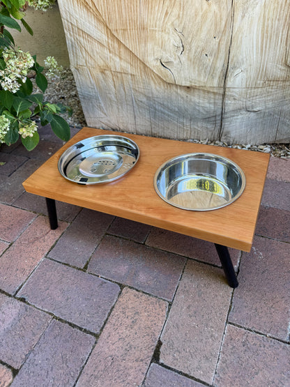 Medium, Cherry, 2-Bowl, No Drip Water Bowl, 6", Black Powder Coated slanted legs
