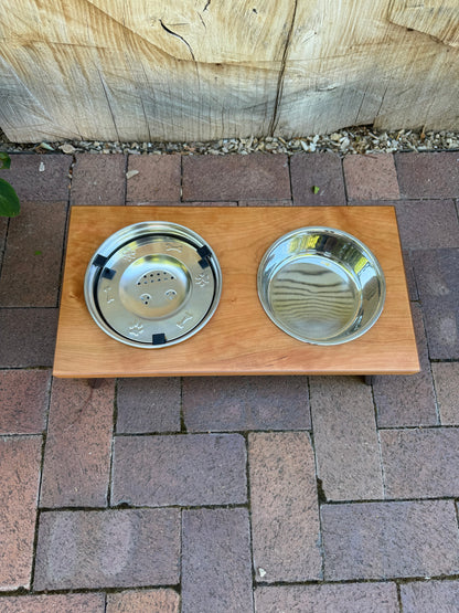 Medium, Cherry, 2-Bowl, No Drip Water Bowl, 6", Black Powder Coated slanted legs