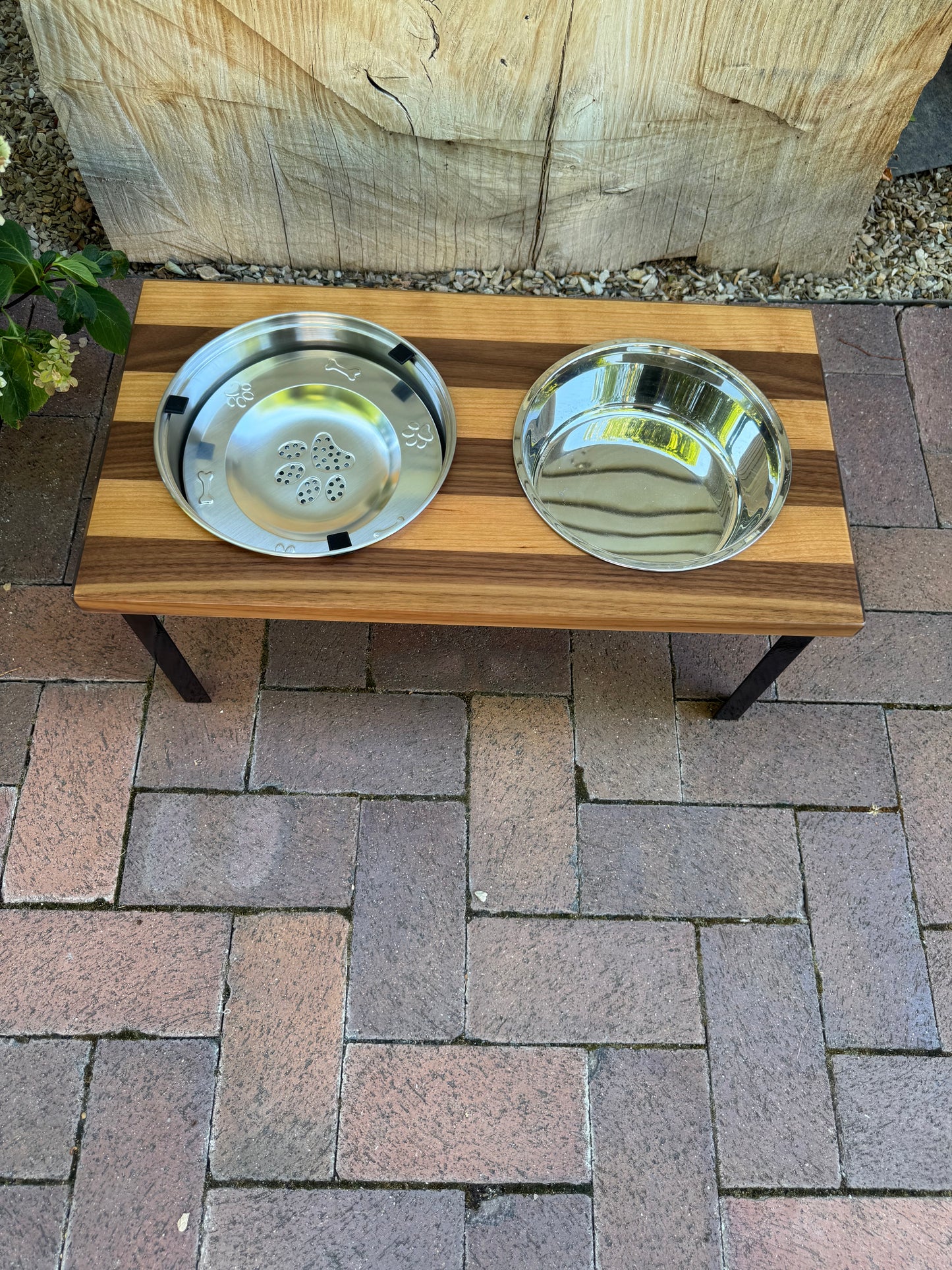 Large, Stripe, 2-Bowl, No-Drip, 10", Black Powder Coated Straight Legs