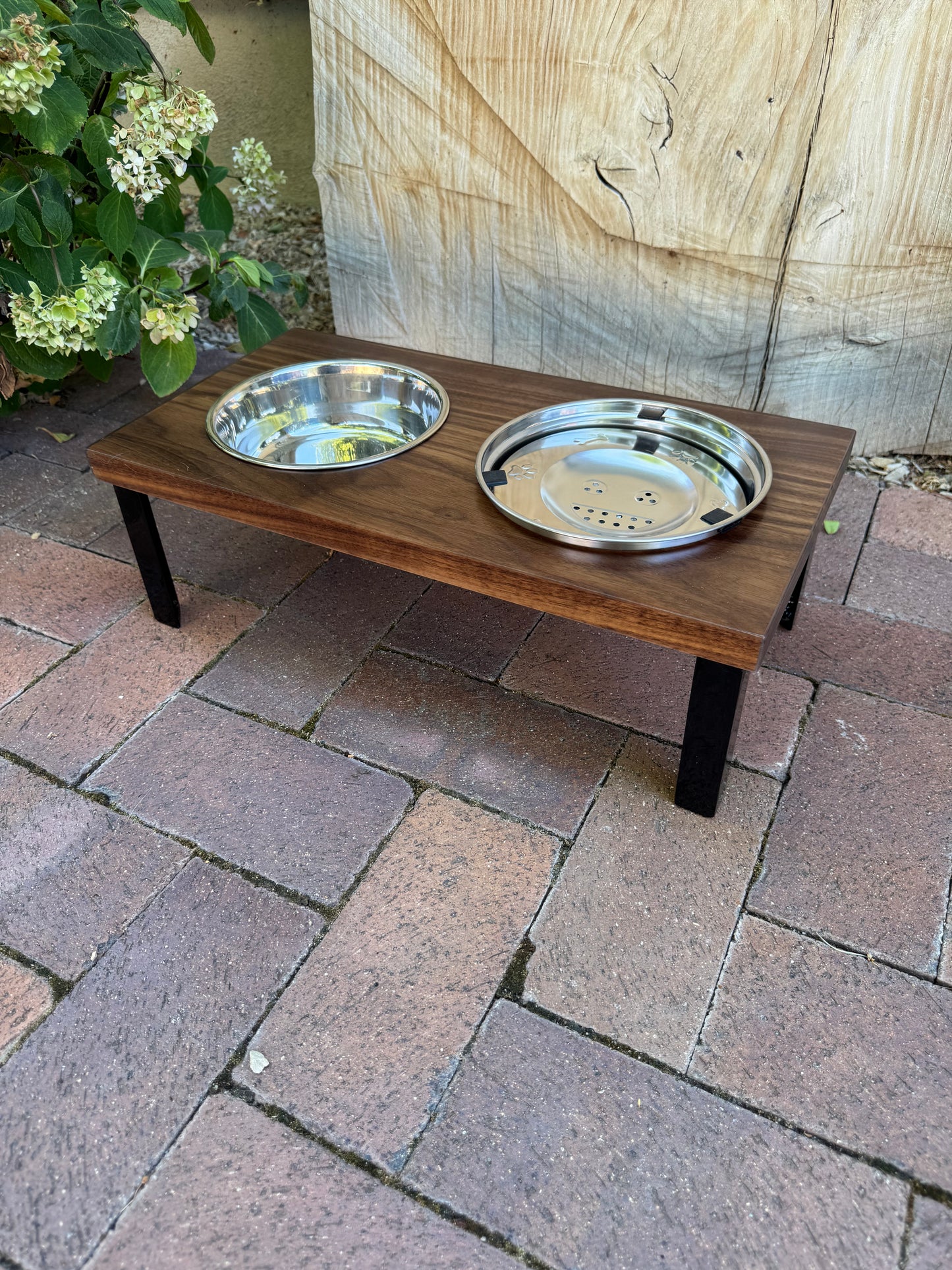 Medium, Walnut, 2-Bowl, No Drip, 6", Black Powder Coated Straight Legs