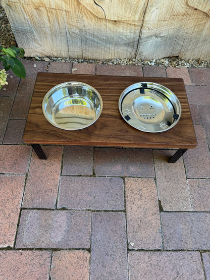 Medium, Walnut, 2-Bowl, No Drip, 6", Black Powder Coated Straight Legs
