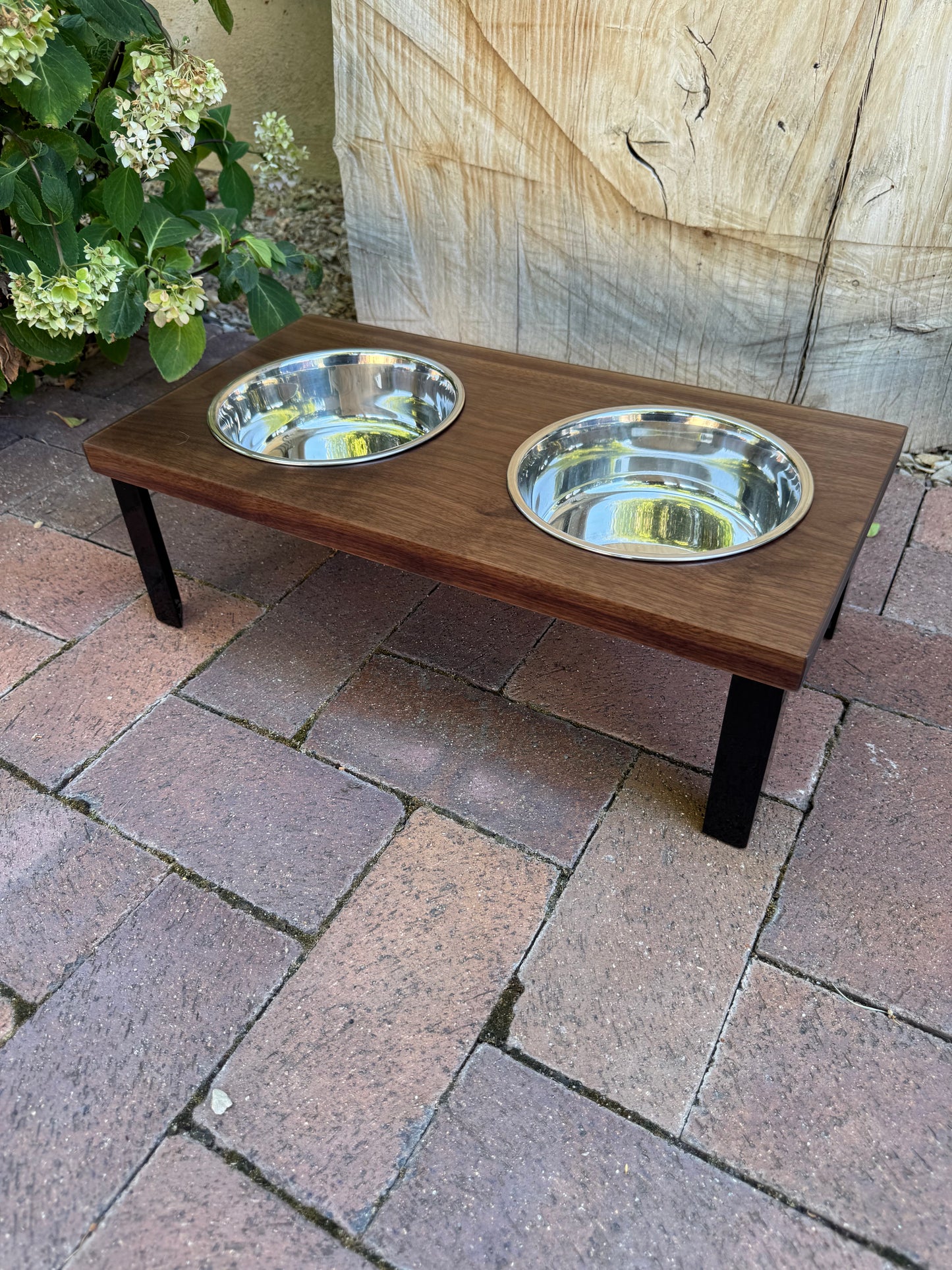 Medium, Walnut, 2-Bowl, 6", Black Powder Coated Straight Legs